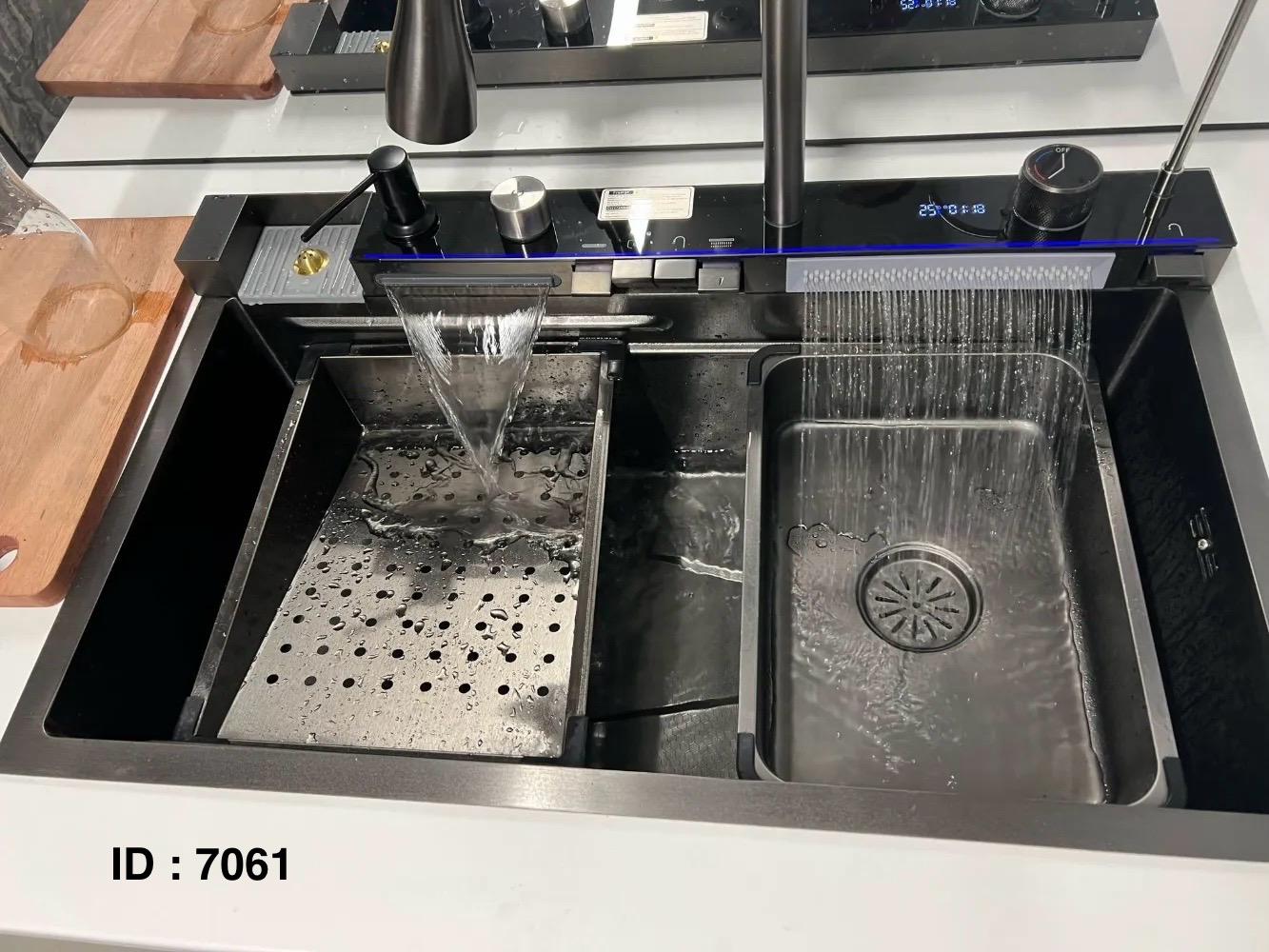 Évier moderne de cuisine